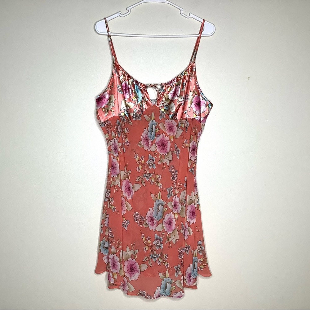 < Vintage Ivy & Annabelle Floral Night Dress >
